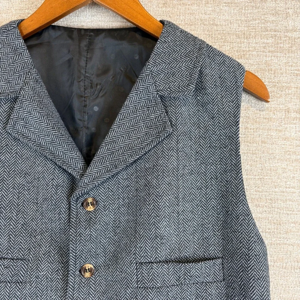 VTG Unisex Gray Herringbone Vest Notched Lapel Adjustable Back Academia British